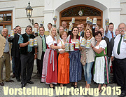 Festkrug der Wiesnwirte 2015 ziert "wea ko, dea ko!" Franz Xaver Krenkl - vorgestellt wurde der Wirtekrug am 28.07.2015 (©Foto: Ingrid Grossmann)